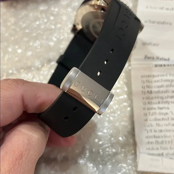 NWTGucci Men's Black and Silver Dive Watch - Picture 6 of 10